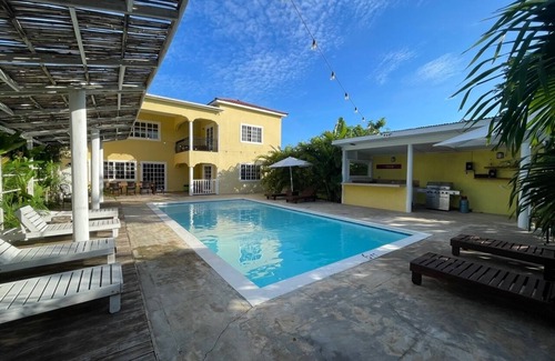 Runaway Bay Villa | Beautiful & Private Villa- Centrally Located In Runaway Bay, Jamaica W.I.
