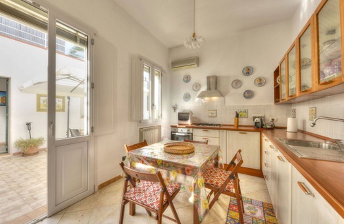 Floridia Villa | Beautiful private villa for 8 guests with A/C, private pool, WIFI, TV, patio and pets allowed