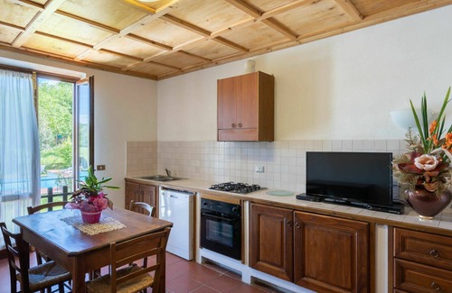 Ponte Buriano Villa | Beautiful private villa for 25 guests with WIFI, private pool, TV, patio and pets allowed