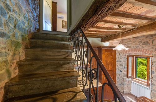 Montorgiali House | Beautiful private villa for 5 people with WIFI, A/C, hot tub, TV, patio and pets allowed