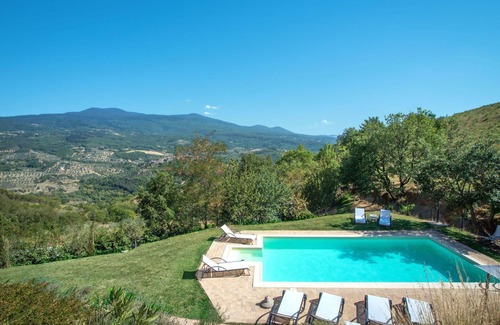 Seggiano House | Beautiful private villa with hot tub, private pool, WIFI, TV, patio, pets allowed and panoramic .