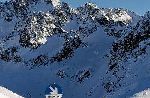 Sankt Leonhard im Pitztal House | Beautiful private villa for 25 people with WIFI, TV, patio, pets allowed and parking