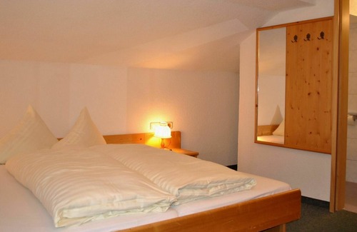 Sankt Leonhard im Pitztal House | Beautiful private villa for 25 people with WIFI, TV, patio, pets allowed and parking