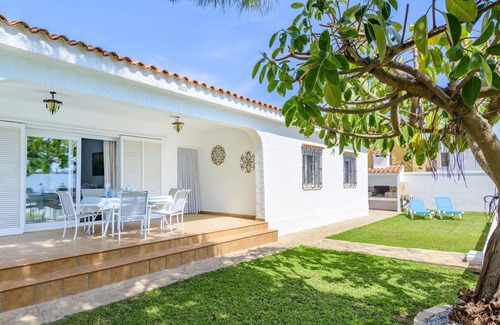 Vinaros Villa | Beautiful private villa for 6 guests with private pool, WIFI, TV, terrace and pets allowed
