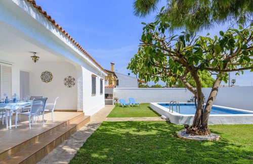 Vinaros Villa | Beautiful private villa for 6 guests with private pool, WIFI, TV, terrace and pets allowed