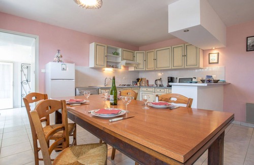 Ploumilliau House | Beautiful private villa for 4 people with WIFI, TV, patio and pets allowed