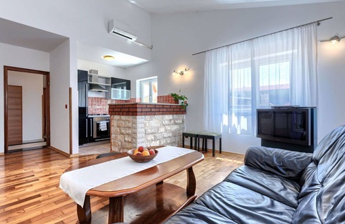 Skatari House | Beautiful private villa for 12 guests with A/C, WIFI, private pool, TV and terrace