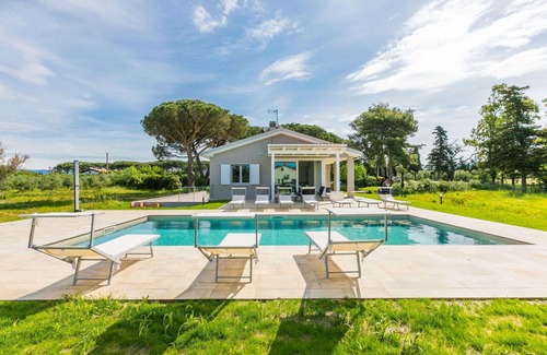 Bibbona House | Beautiful private villa for 8 guests with WIFI, private pool, A/C, TV, terrace and pets allowed