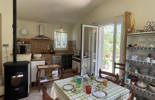 Costa dʼOneglia House | Beautiful private villa for 4 guests with A/C, WIFI, TV, patio and pets allowed
