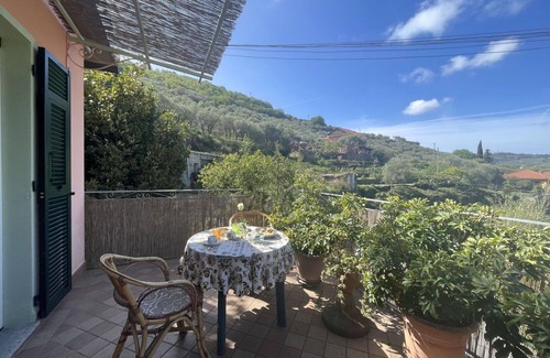Costa dʼOneglia House | Beautiful private villa for 4 guests with A/C, WIFI, TV, patio and pets allowed