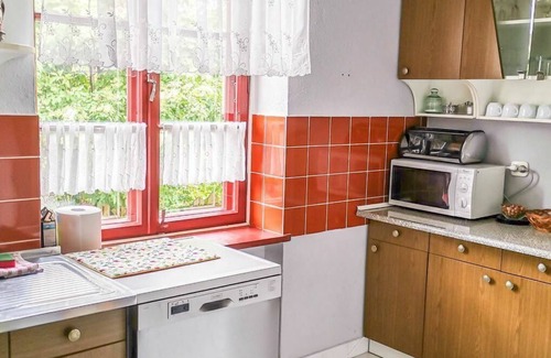 Ogonki House | Beautiful private villa for 6 guests with TV and patio