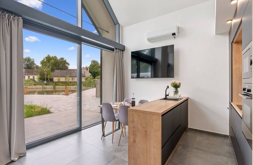 Dolni Laz House | Beautiful private villa for 6 guests with WIFI, hot tub, A/C, TV, terrace and pets allowed
