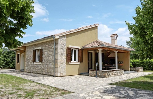 Drinovci House | Beautiful private villa for 4 people with A/C, WIFI, private pool, TV, terrace and pets allowed