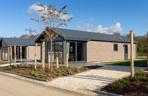 Linden House | Beautiful private villa for 6 people with WIFI, TV, terrace and parking