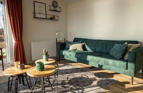 Linden House | Beautiful private villa for 6 people with WIFI, TV, terrace and parking
