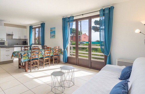 Toulon - Hyeres Villa | Beautiful private villa for 4 guests with WIFI, TV, terrace and pets allowed