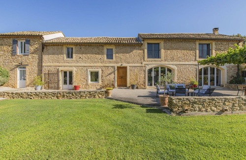 Uchaux House | Beautiful private villa for 8 people with A/C, private pool, WIFI, TV and terrace