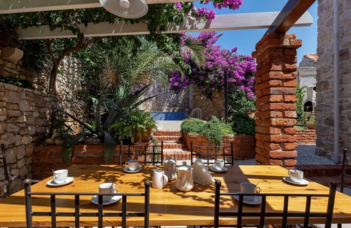 Cove Makarac (Milna) House | Beautiful private villa for 6 guests with private pool, A/C, WIFI, TV and terrace