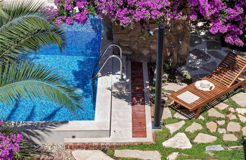 Cove Makarac (Milna) House | Beautiful private villa for 6 guests with private pool, A/C, WIFI, TV and terrace