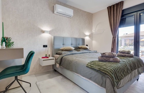 Zemunik Donji House | Beautiful private villa with A/C, WIFI, private pool, TV, terrace, pets allowed and parking