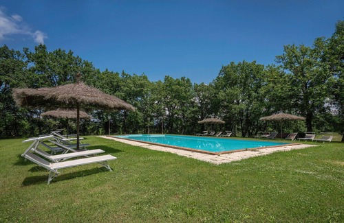 Bucine Villa | Beautiful private villa with WIFI, private pool, A/C, patio, pets allowed and panoramic view