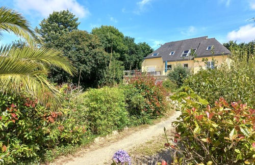 Lannion Villa | Beautiful property 180m² - 10 pers -Côte de Granit Rose, sandy beach