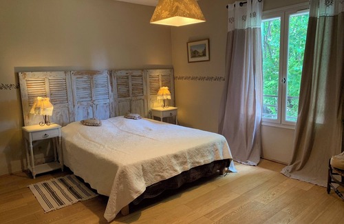 Carpentras Other | BEAUTIFUL PROVENCAL FARMHOUSE, AIR-CONDITIONED, WITH LARGE, SECURE SWIMMING POOL. IN THE COUNTRYSIDE.