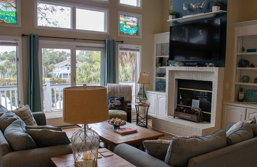 Blue Heron Lake House | Beautiful & Quiet Two-Story Family Home w/ Amazing Lake Views