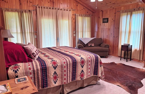 Moodys Other | Beautiful Ranch House within 15 minutes of the Illinois river, and much more!