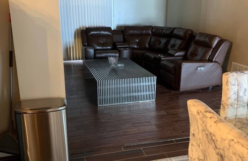 Depew House | Beautiful ranch house with wonderful jacuzzi & pool