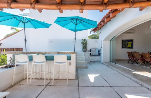 Ixtapa Villa | Beautiful remodeled Villa Ixtapa Zi, luxury development, amenities.