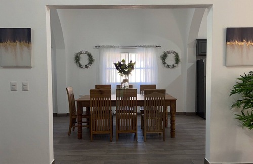 Metapan House | Beautiful, recently built, contemporary brick style home.