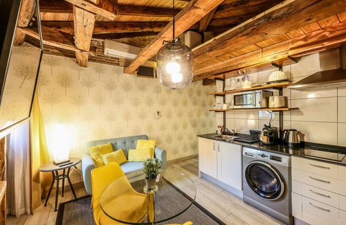 Malasana Apartment | Beautiful Renovated Loft in the center 012