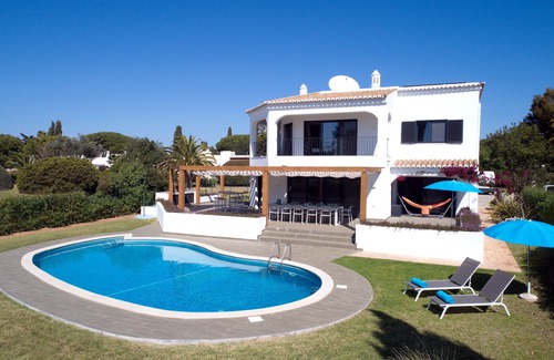 Carvoeiro Villa | Beautiful, renovated villa for 12 people, 100 meters from the sea