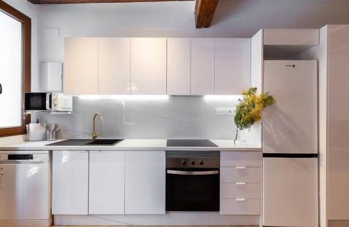El Cabanyal Apartment | Beautiful restored house with terrace