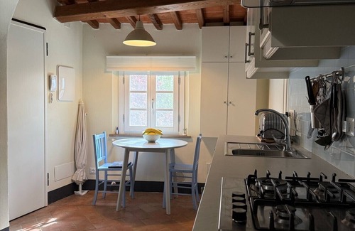 Peccioli Apartment | Beautiful Restored Two Bedroom Holiday Apartment with Infinity pool
