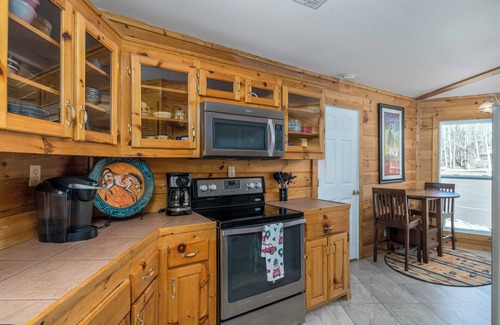 Ellijay House | Beautiful River House located directly on the Cartecay River
