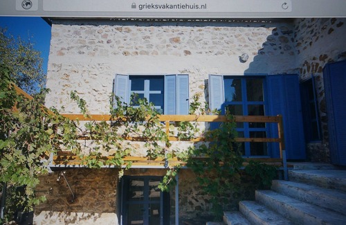 Gythio Villa | BEAUTIFUL ROMANTIC OLD STONE HOUSE, SEA VIEW, PRICACY
