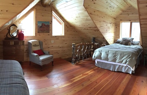 Afton Cabin | BEAUTIFUL RUSTIC MOUNTAIN CABIN-FAMILY OUTDOORS-ARTIST-PARADISE-4 bed 2 bath