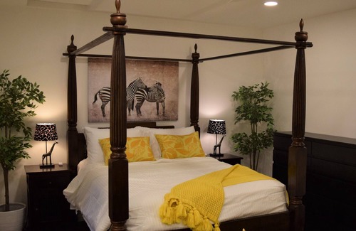 Encino House | Beautiful Safari Retreat in Heart of Encino Hills - Modern, Clean & Peaceful!