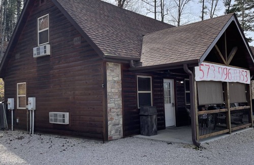 Van Buren Cabin | Beautiful Scenic River Cabin just 1/2 mile from Current River!