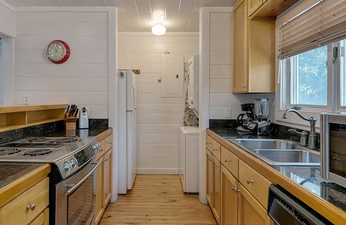 Seaside House | Beautiful Seaside Cottage, Sports Club, Sleeps 6 + Free Attraction Tickets!