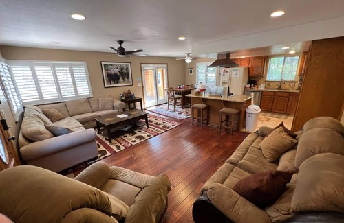 Lakehead House | Beautiful Shasta Lake House, Lakeshore, Sleeps 12 - Shasta Lakeshore Retreat #6