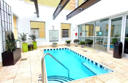 Central Business District Resort | Beautiful Signature 1 Bedroom in Marvelous New Orleans Louisiana