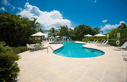 Seven Mile Beach Condo | Beautiful, spacious oceanfront condo, luxury inside and out!