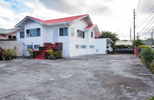 Hilo House | Beautiful Spacious 3 bedroom house in Charming Hilo. Close to everything. 1150sq