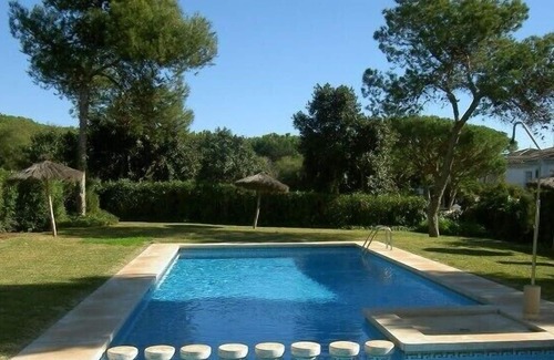 Cabopino Apartment | Beautiful spacious ground floor apartment on the Port of Cabopino