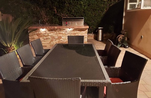 Encino House | Beautiful spacious home/salt water pool in Encino.