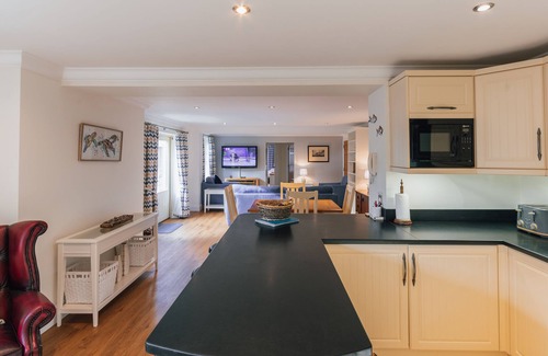 Mundesley Apartment | Beautiful spacious property a stones throw from North Norfolk beach