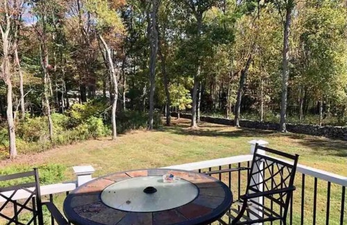 Poughkeepsie House | Beautiful, Spacious, 5 Acre Hudson Valley Family Retreat
